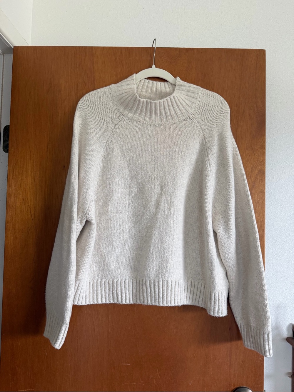 Old Navy Women's Cream Knit Turtleneck Sweater